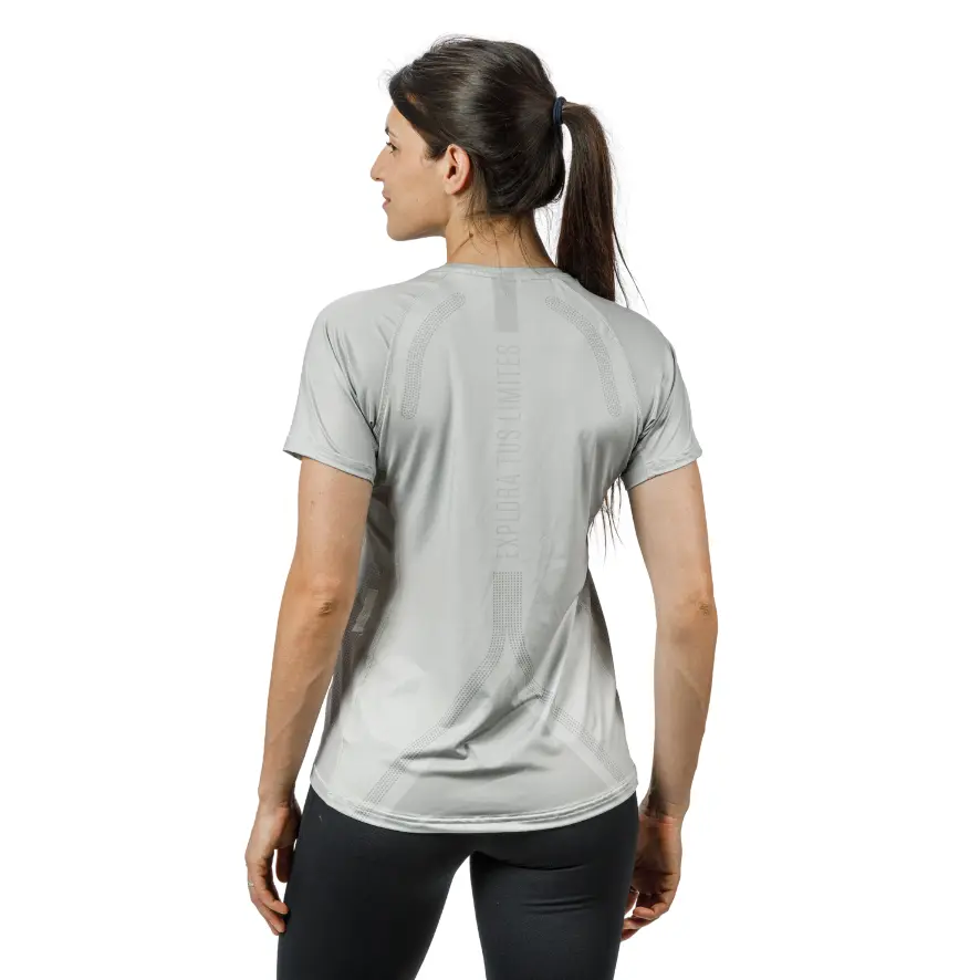 Remera Trail Sub wms gris (2).webp